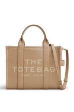 Marc Jacobs The small tote bag in camel full-grain leather with top handles.