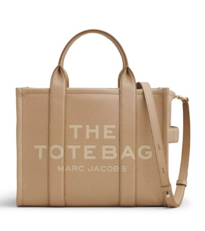 Marc Jacobs The small tote bag in camel full-grain leather with top handles.