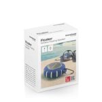 Blue and black InnovaGoods floating wireless speaker floating in a swimming pool