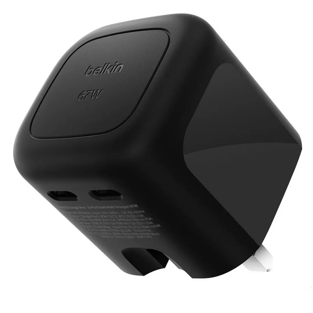 شاحن بيلكين ثنائي المنافذ USB-C بقوة 67 واط - أسود Black Belkin 67W Dual USB-C GaN Wall Charger showing two ports