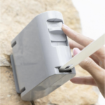 InnovaGoods Raclox wall mounted retractable clothes line with hangers in holes