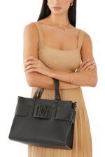 Armani Exchange AX Plaque Big Tote Bag in Nero Black