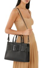Armani Exchange AX Plaque Big Tote Bag in Nero Black