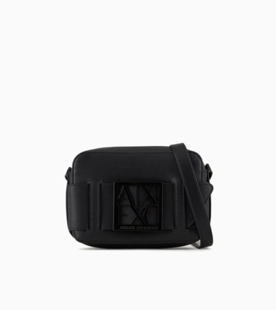 This ARMANI EXCHANGE crossbody bag is designed for daily city use, offering a practical shape and a structured silhouette.
