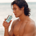 ⁦Phlur - Island Swim - Hair and Body Fragrance Mist (90ml)⁩ - الصورة ⁦4⁩