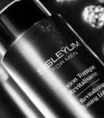 ⁦Sisley - Sisleÿum Revitalising Toning Lotion (150ml)⁩ - الصورة ⁦3⁩